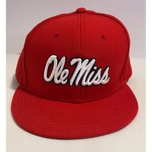 Old Miss Nike True Dri-Fit Fitted Red Hat 7  1/8 Cap 57cm